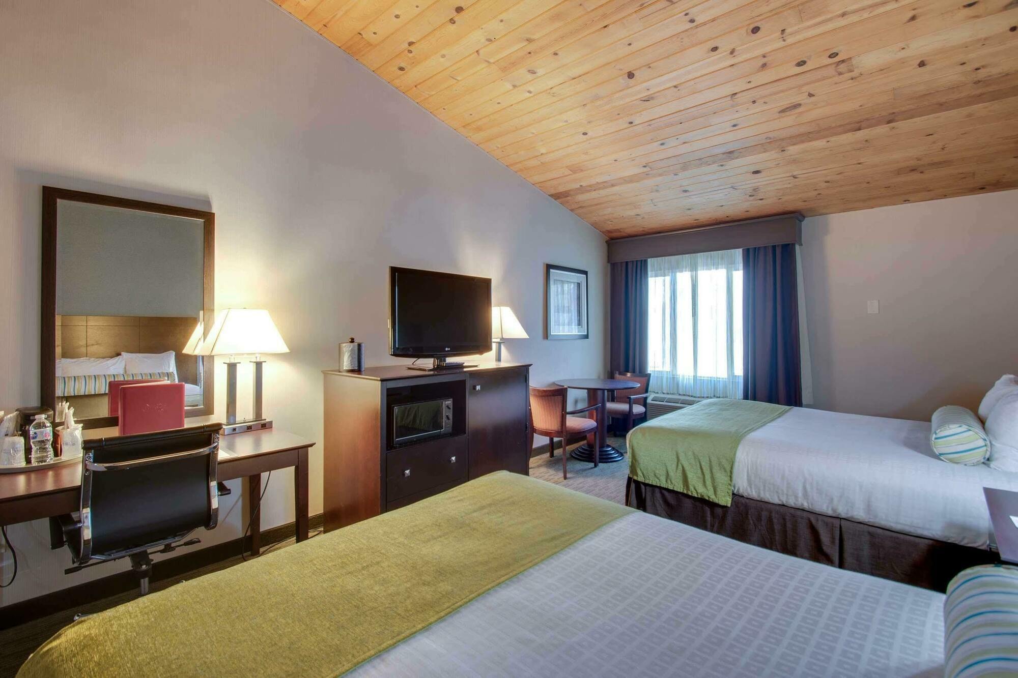 Best Western Plus, The Inn At Хамптън Екстериор снимка